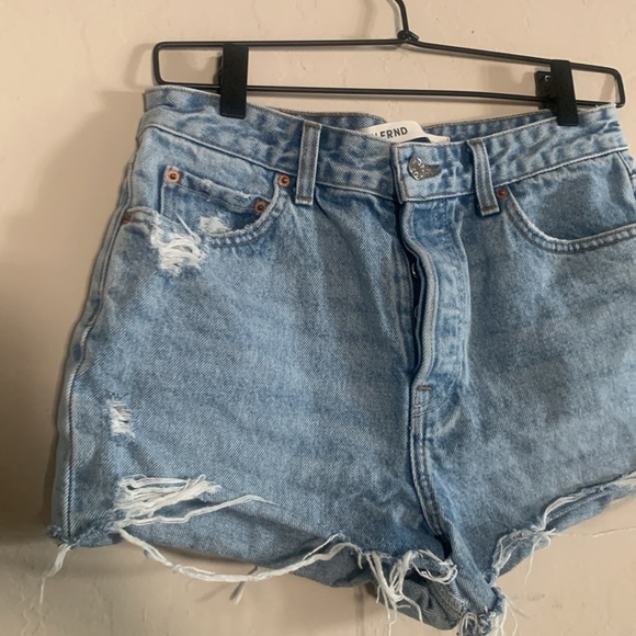 GRLFRND Button Fly Helena High Rise Cut-Off Denim Shorts In Newport Wash Sz 27 - Picture 2 of 7